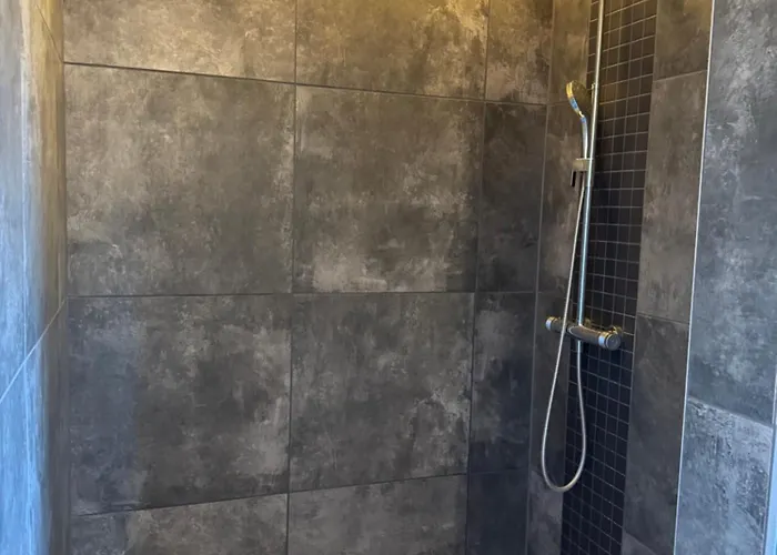 Penthouse 17 アパート フィルス